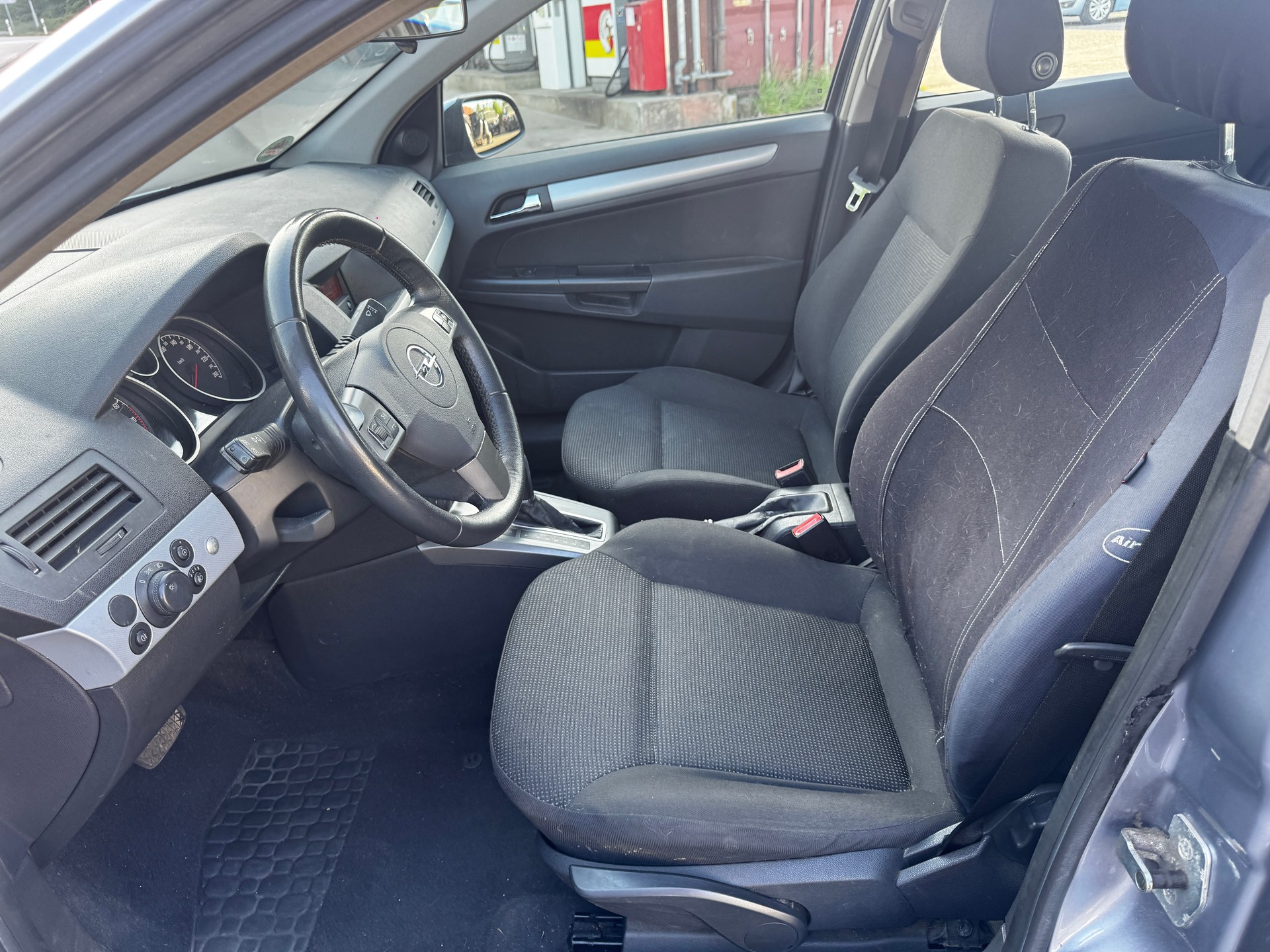 OPEL Astra 1.8i 16V Cosmo-image-7