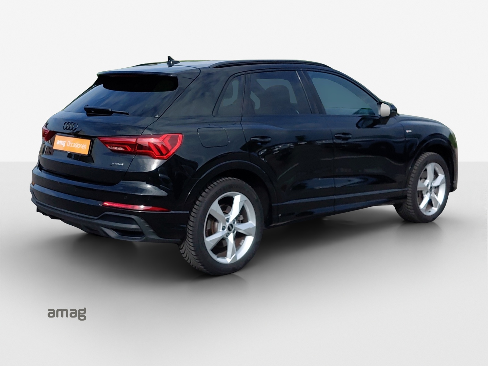AUDI Q3 40 TDI S line quattro S-tronic-image-4