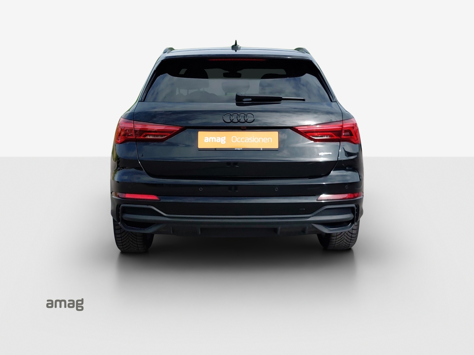 AUDI Q3 40 TDI S line quattro S-tronic-image-3