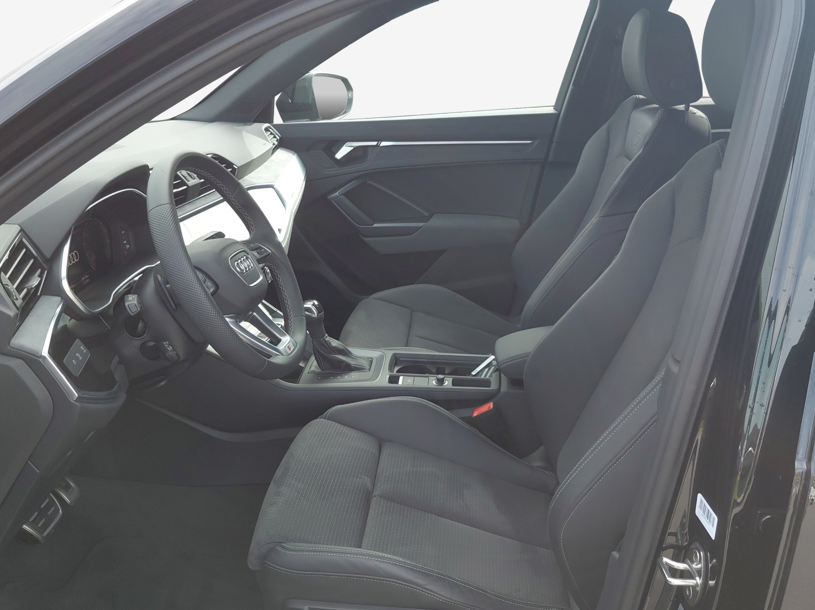 AUDI Q3 40 TDI S line quattro S-tronic-image-7