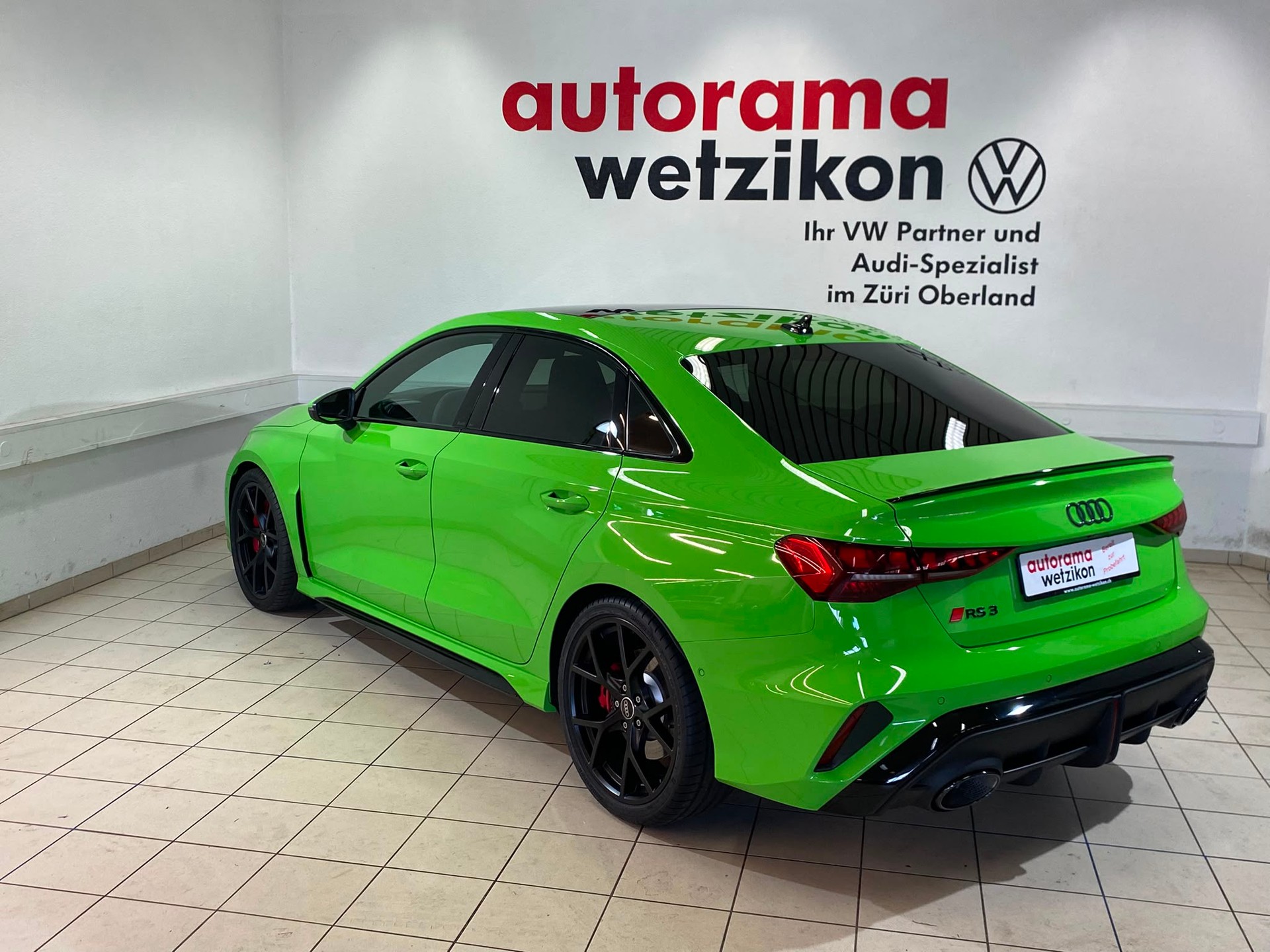 AUDI RS3 Limousine 2.5 TSI quattro S-tronic-image-2