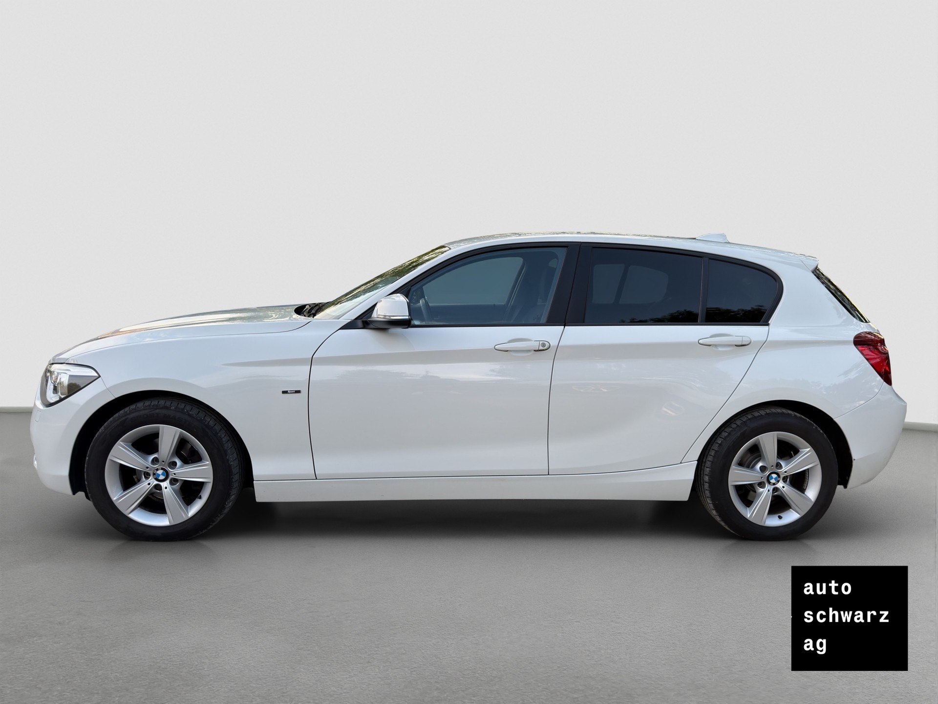 BMW 116d Sport Line Steptronic-image-7