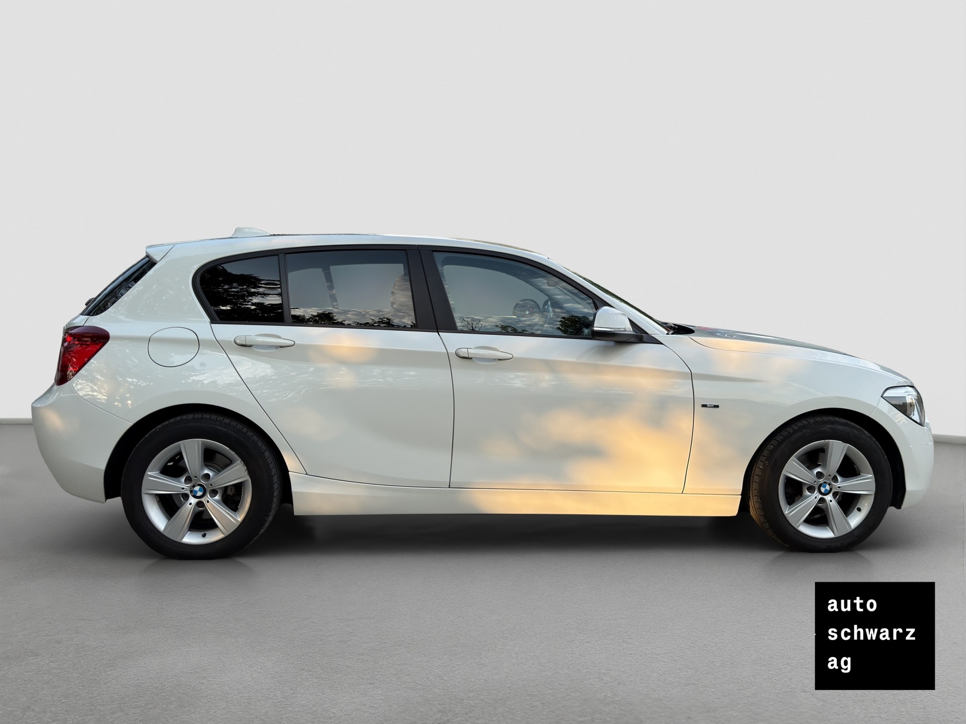 BMW 116d Sport Line Steptronic-image-3