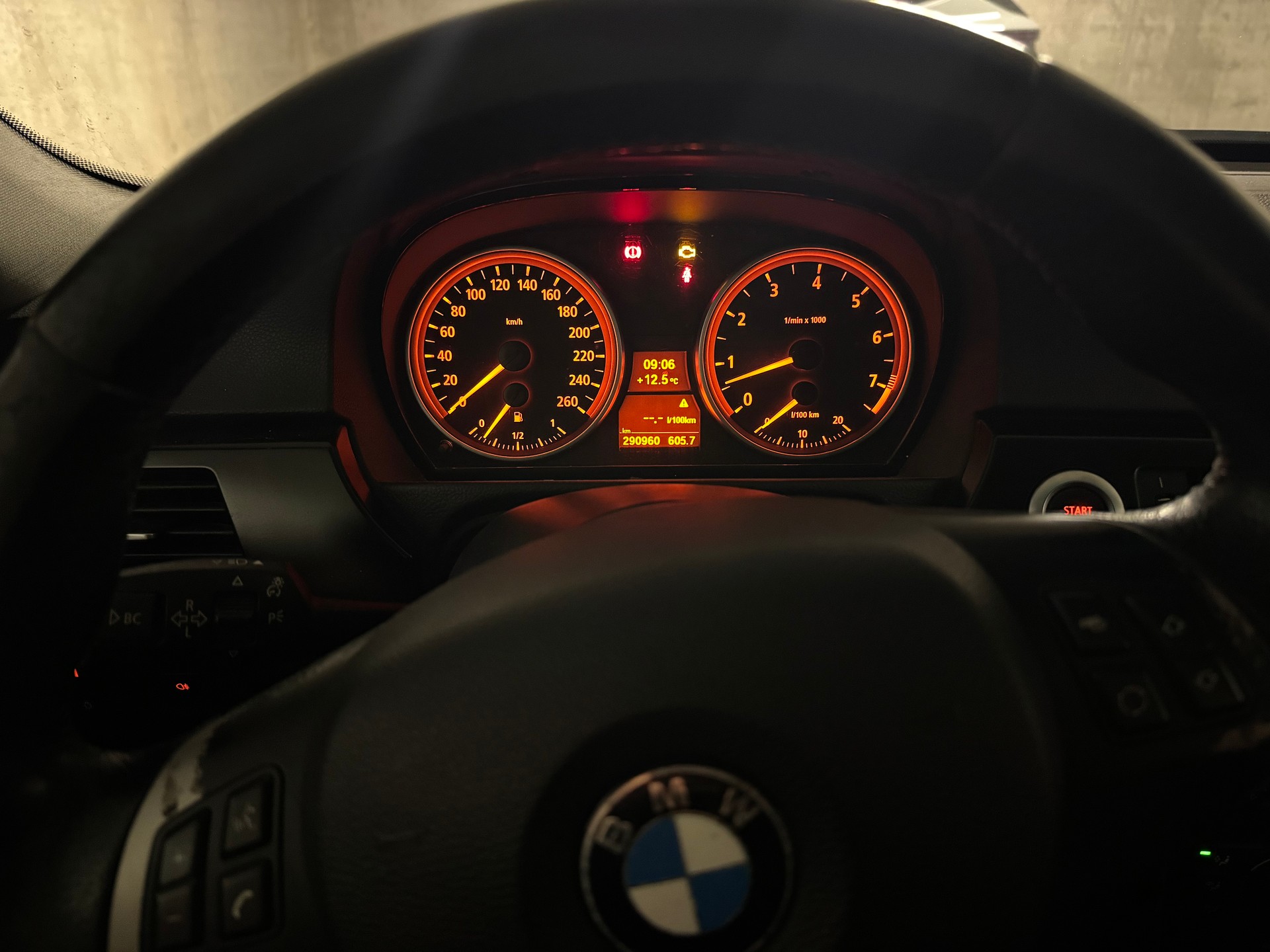 BMW 325xi Touring-image-10