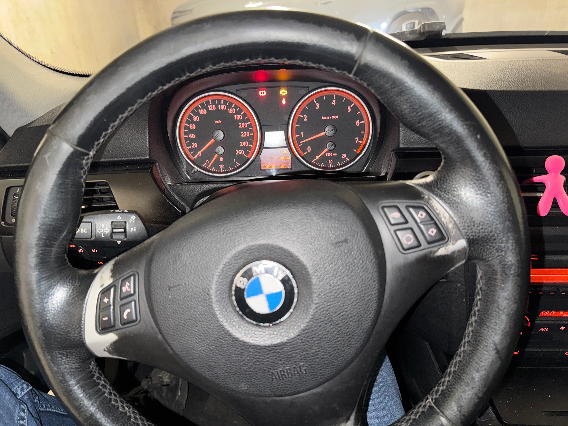BMW 325xi Touring-image-8