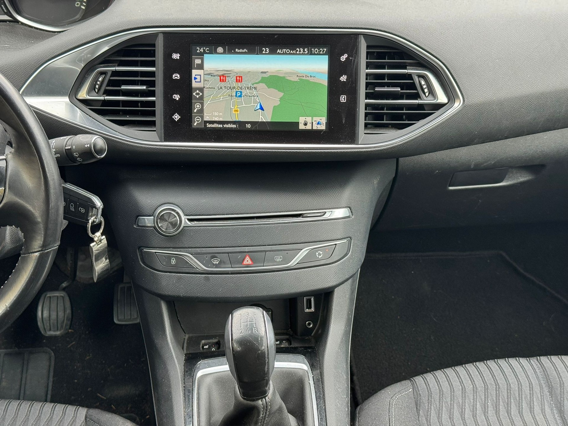 PEUGEOT 308 SW 1.2 THP Style-image-9