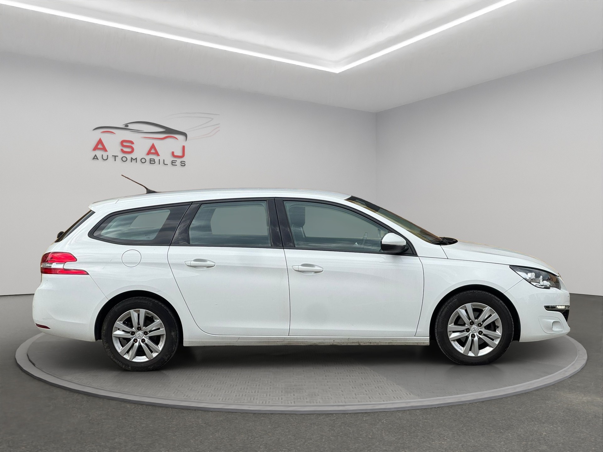 PEUGEOT 308 SW 1.2 THP Style-image-6