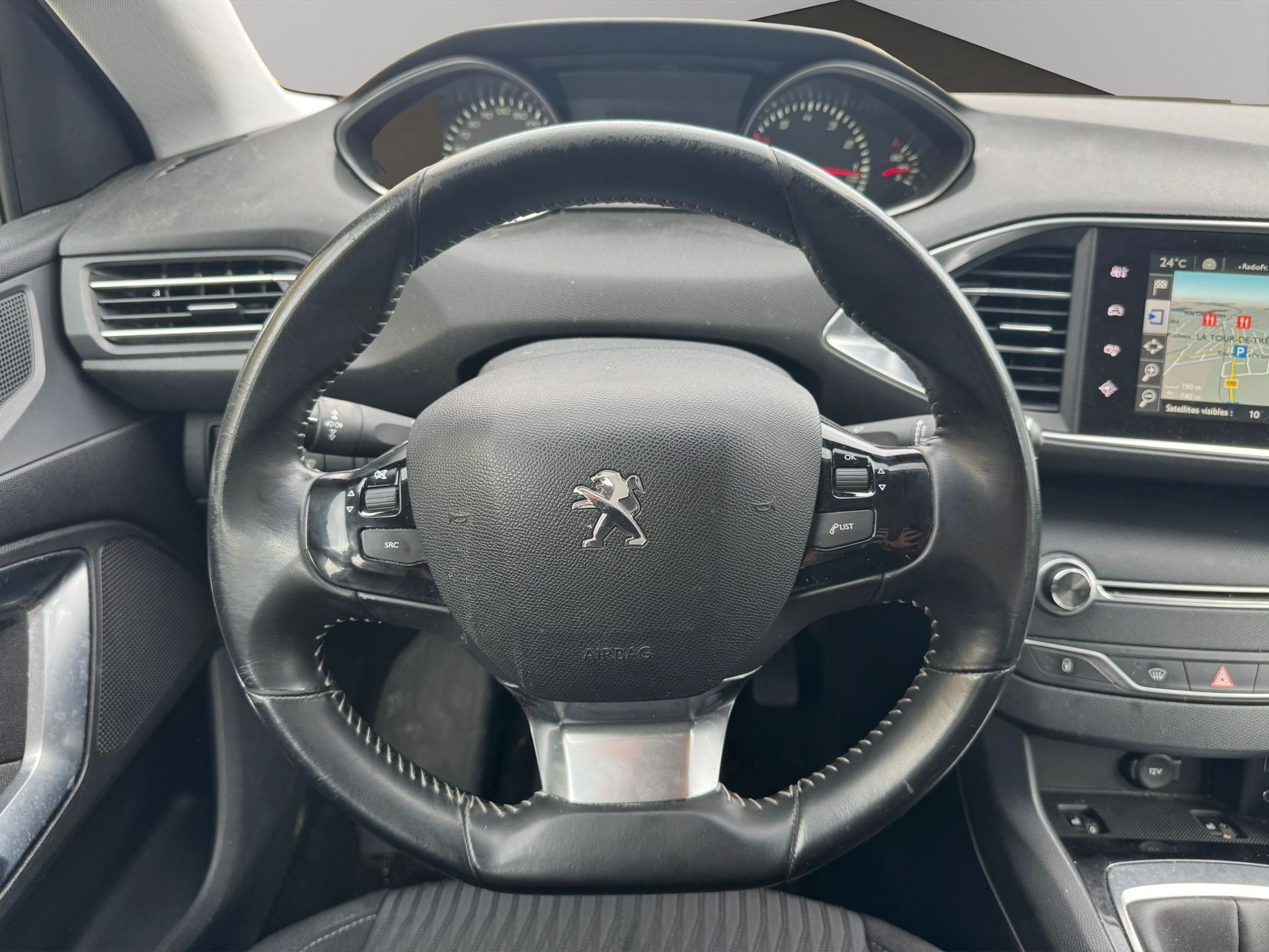 PEUGEOT 308 SW 1.2 THP Style-image-8