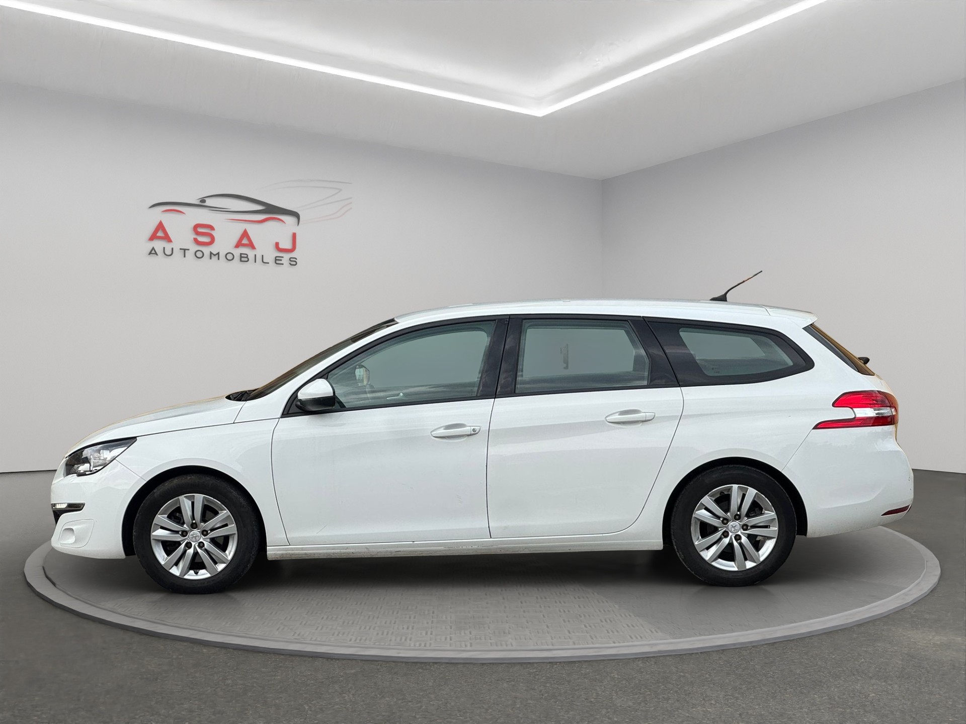 PEUGEOT 308 SW 1.2 THP Style-image-3