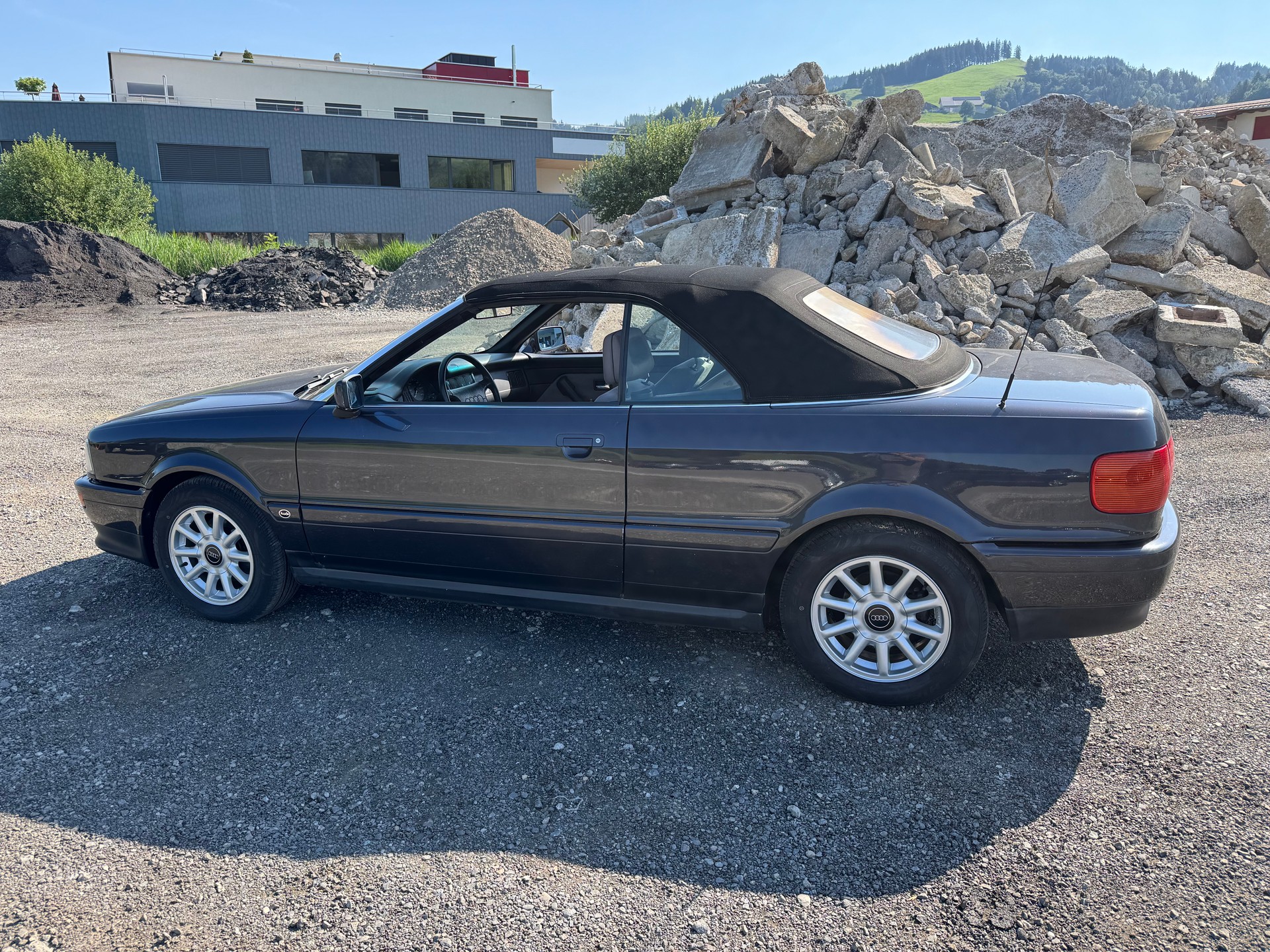 AUDI Cabriolet 2.6 E-image-1