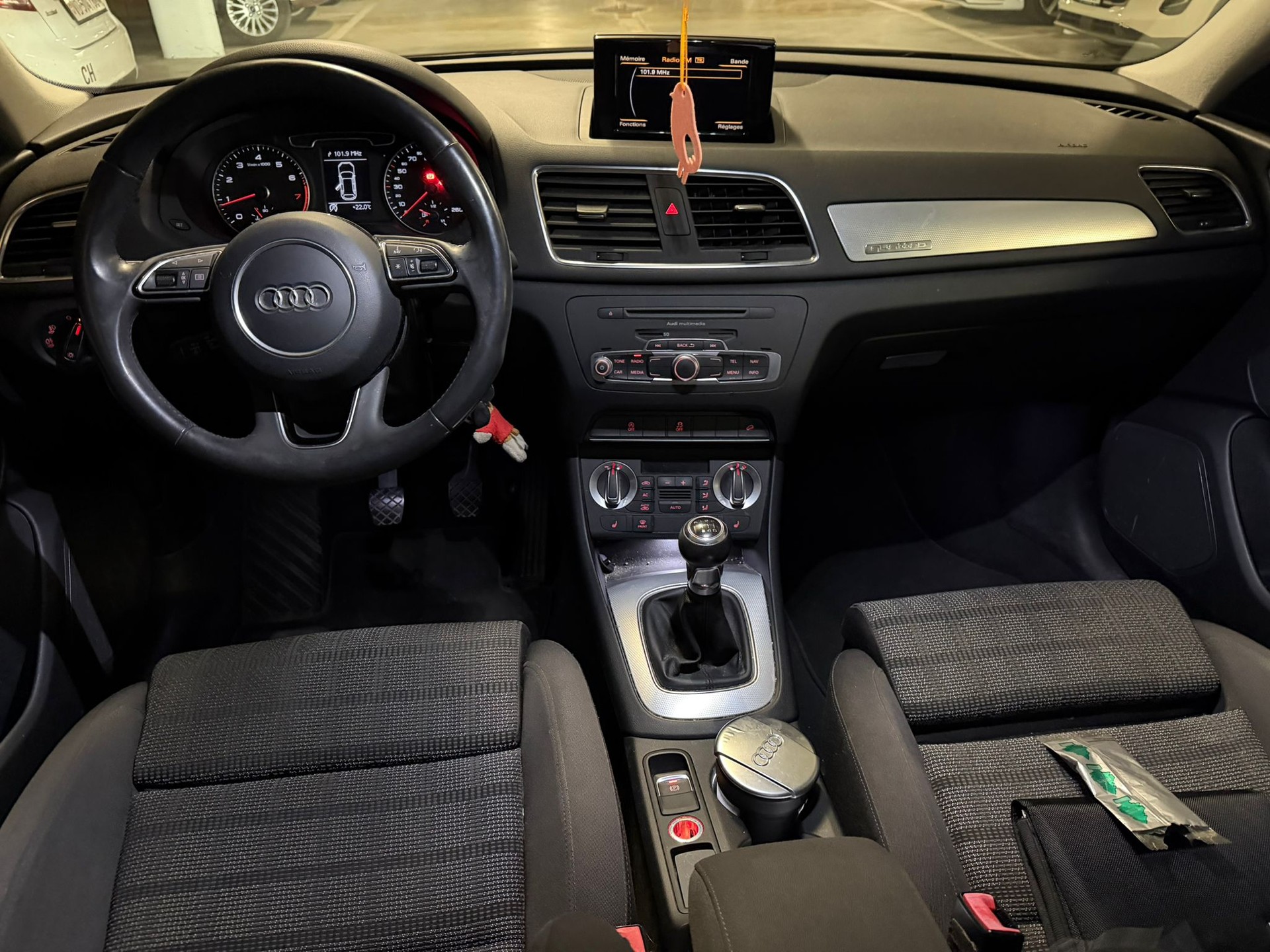 AUDI Q3 2.0 TFSI quattro-image-1