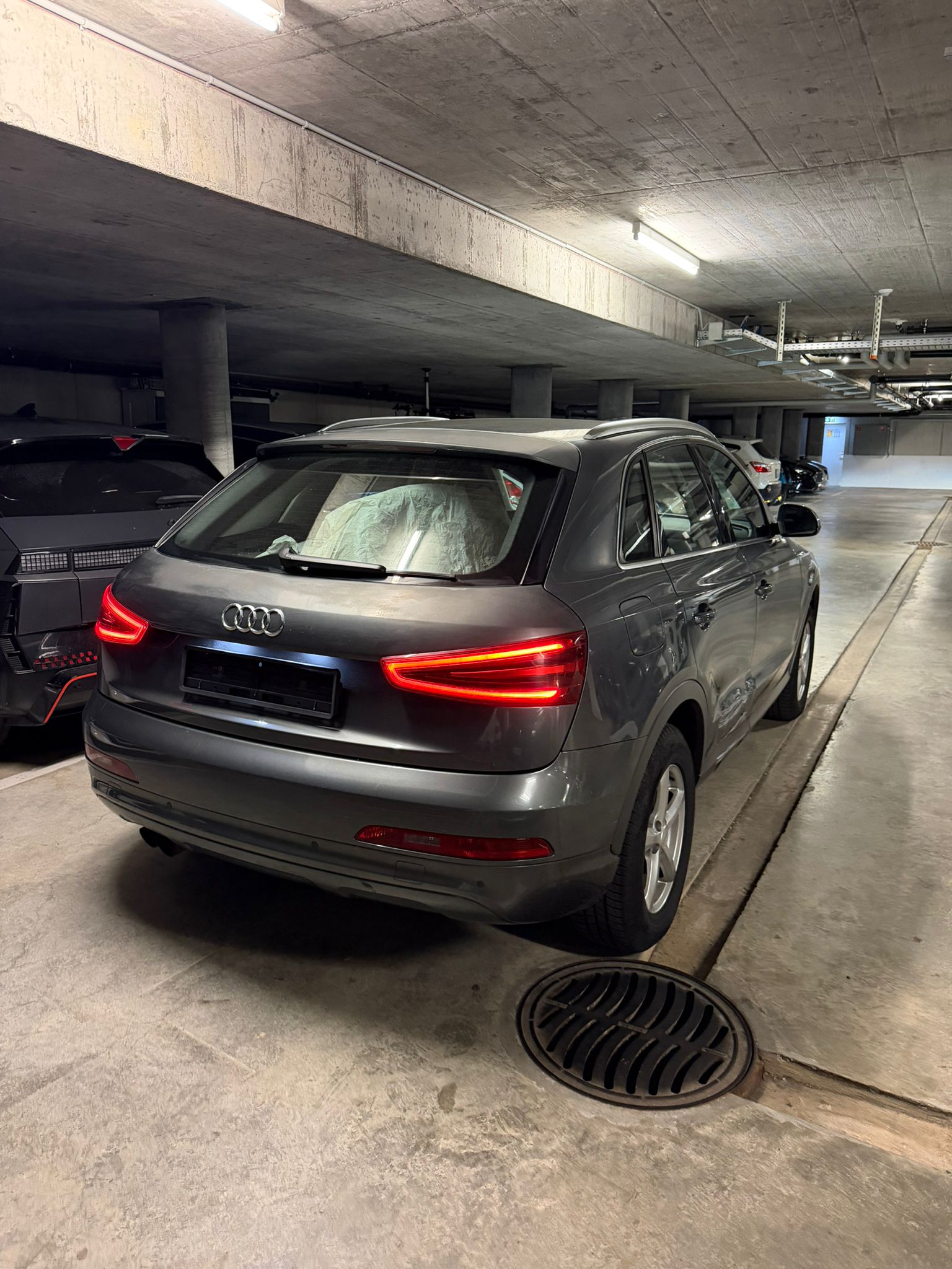 AUDI Q3 2.0 TFSI quattro-image-3