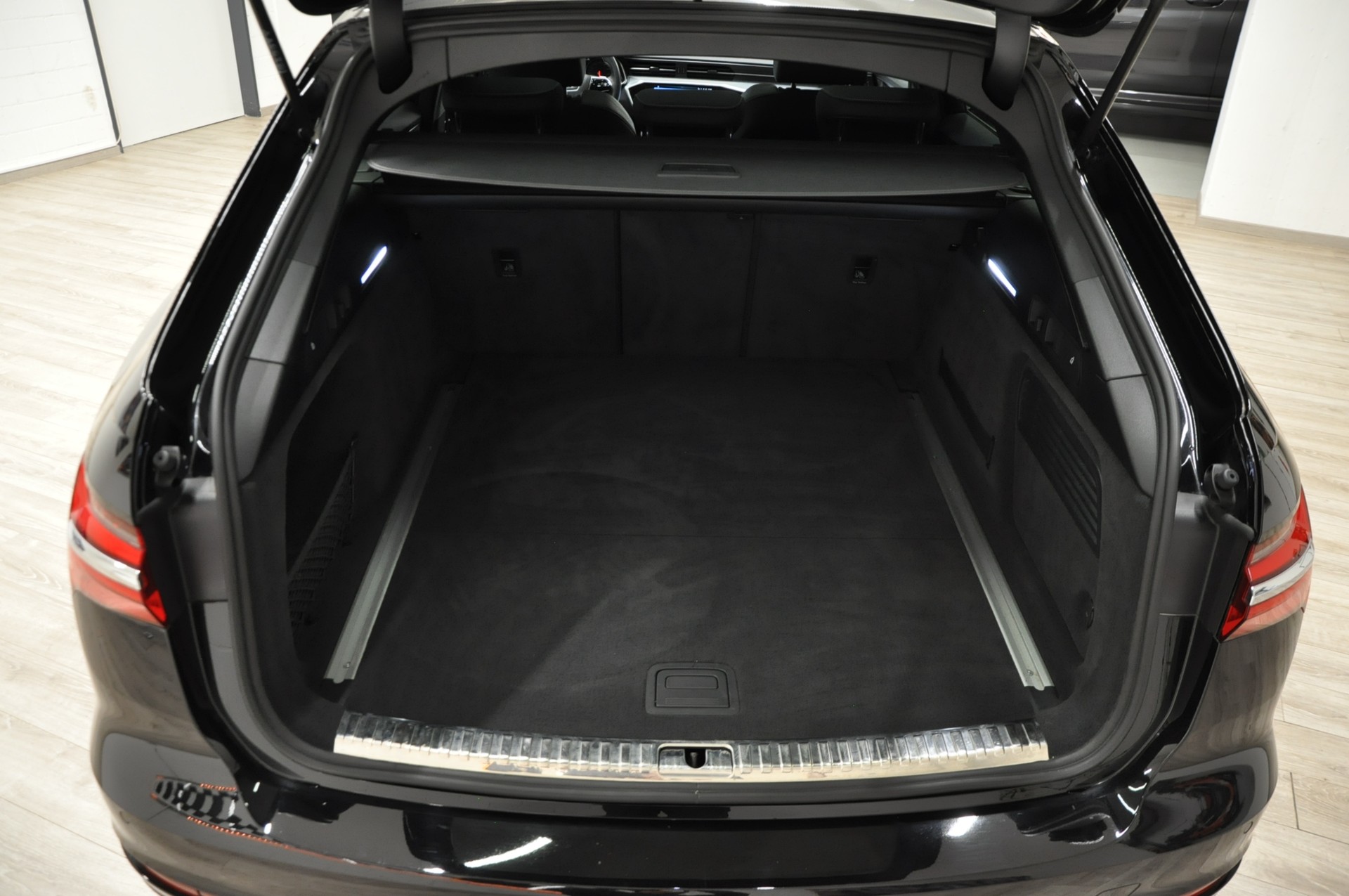 AUDI A6 Avant 50 TDI S-Line quattro tiptronic-image-24