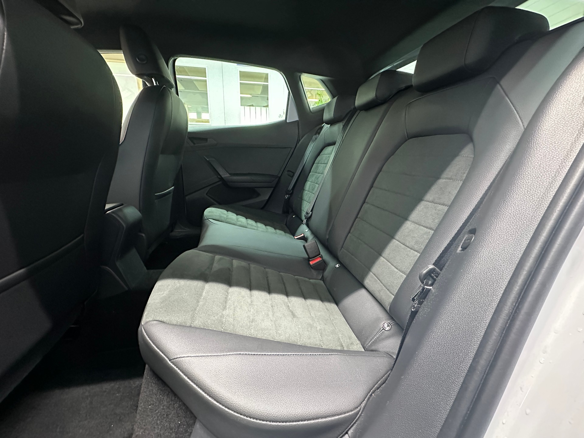 SEAT Ibiza 1.0 EcoTSI FR DSG-image-8