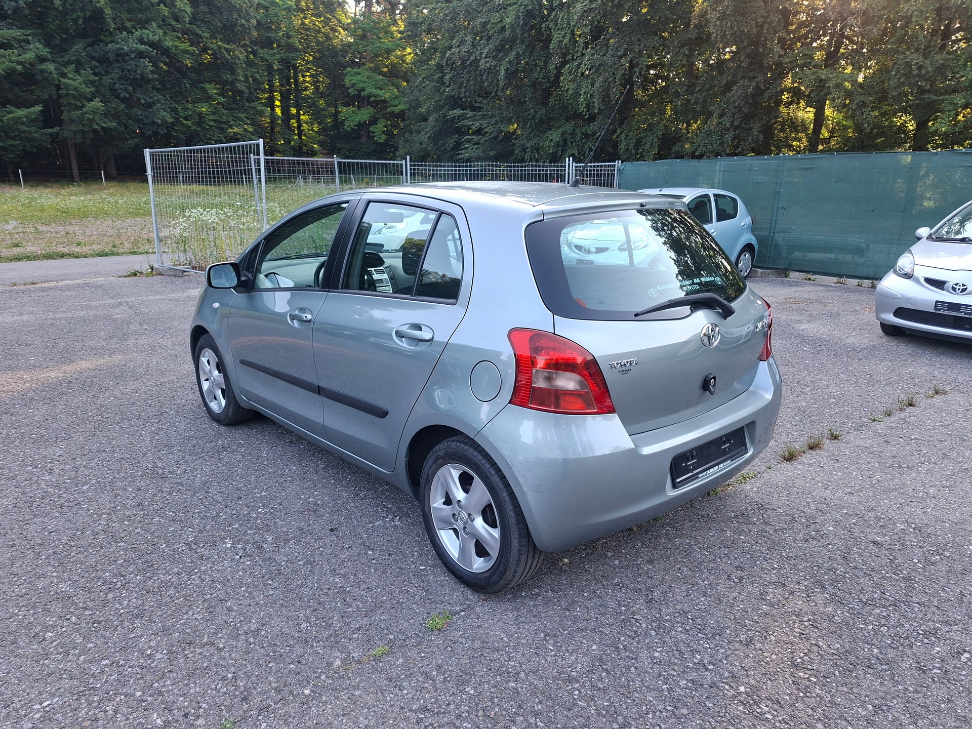 TOYOTA Yaris 1.3 Linea Luna-image-5