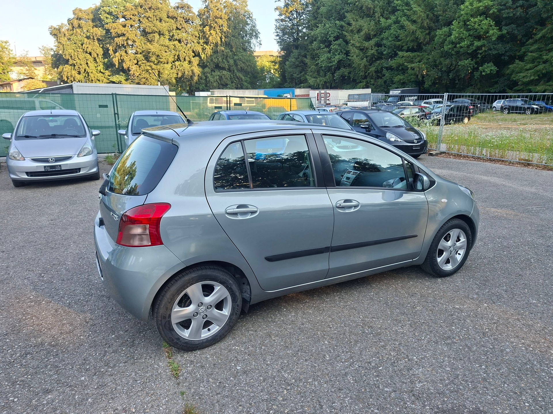 TOYOTA Yaris 1.3 Linea Luna-image-7