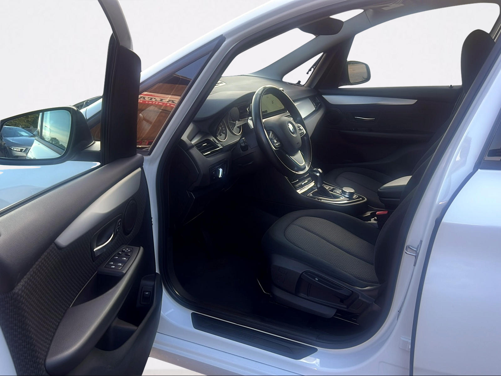 BMW 218d xDrive Gran Tourer Steptronic-image-13