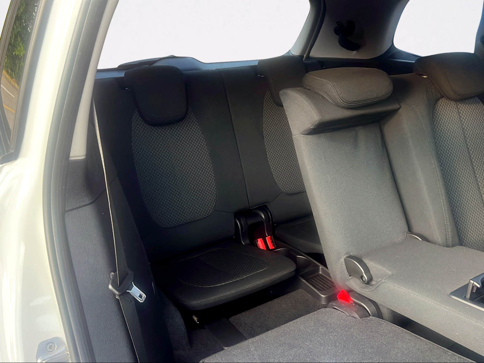 BMW 218d xDrive Gran Tourer Steptronic-image-5