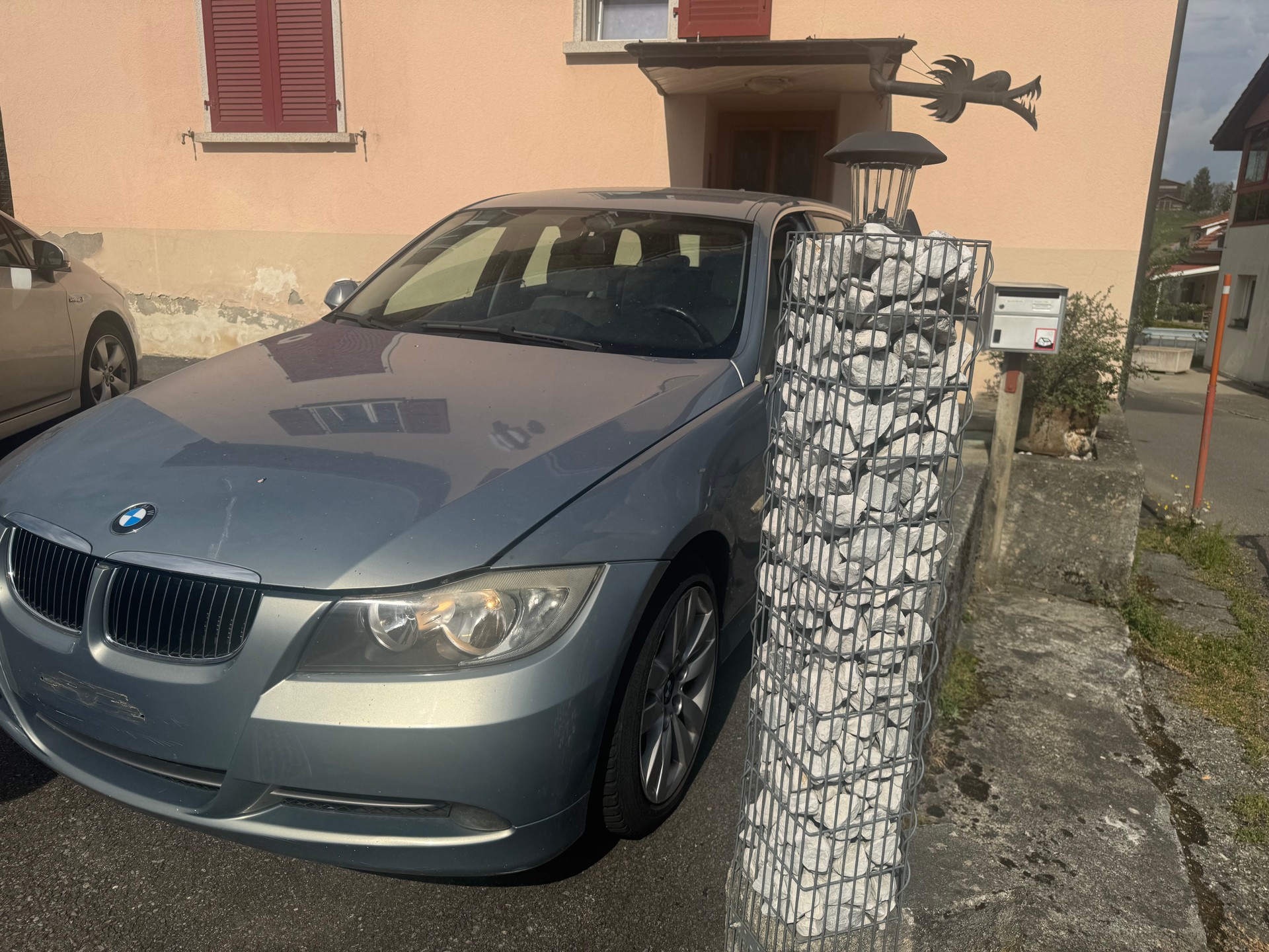 BMW 330xi Touring-image-1