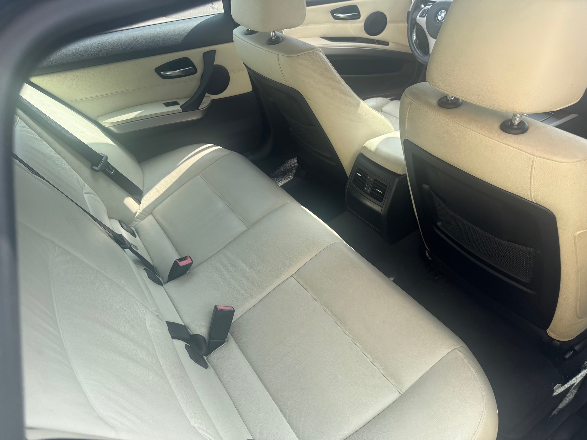 BMW 330xi Touring-image-5