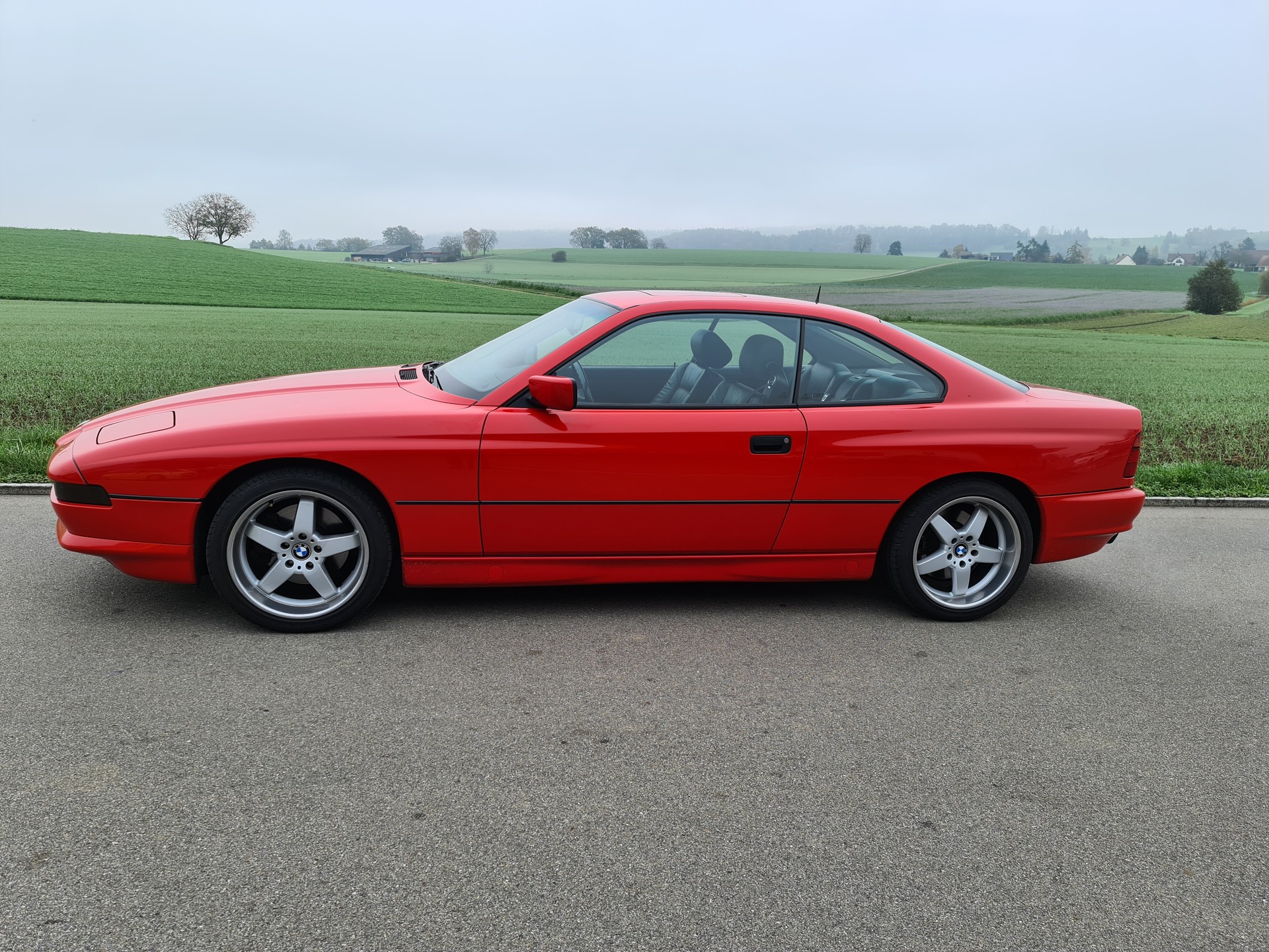 BMW 850i A-image-8
