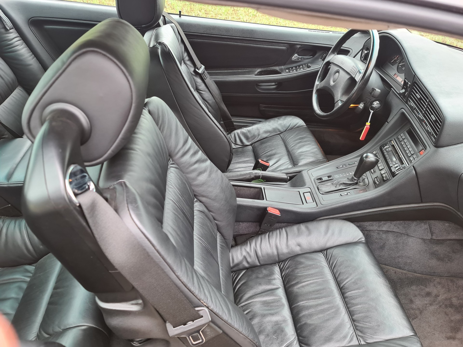 BMW 850i A-image-4