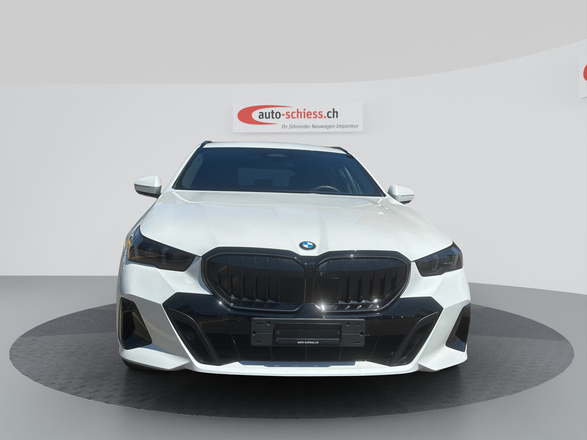 BMW 520d M Sport Pro Schadow sDrive Touring Steptronic-image-1
