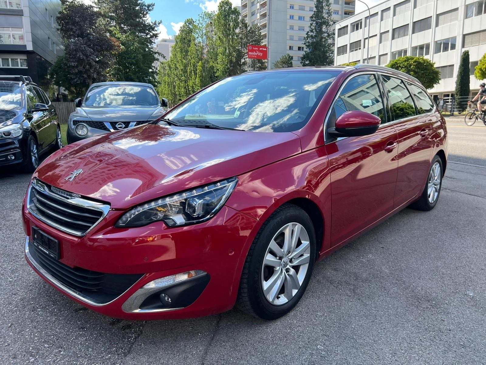 PEUGEOT 308 SW 1.2 THP Active-image-0