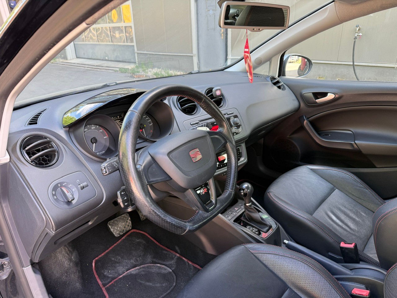 SEAT Ibiza 1.4 TSI FR-image-7