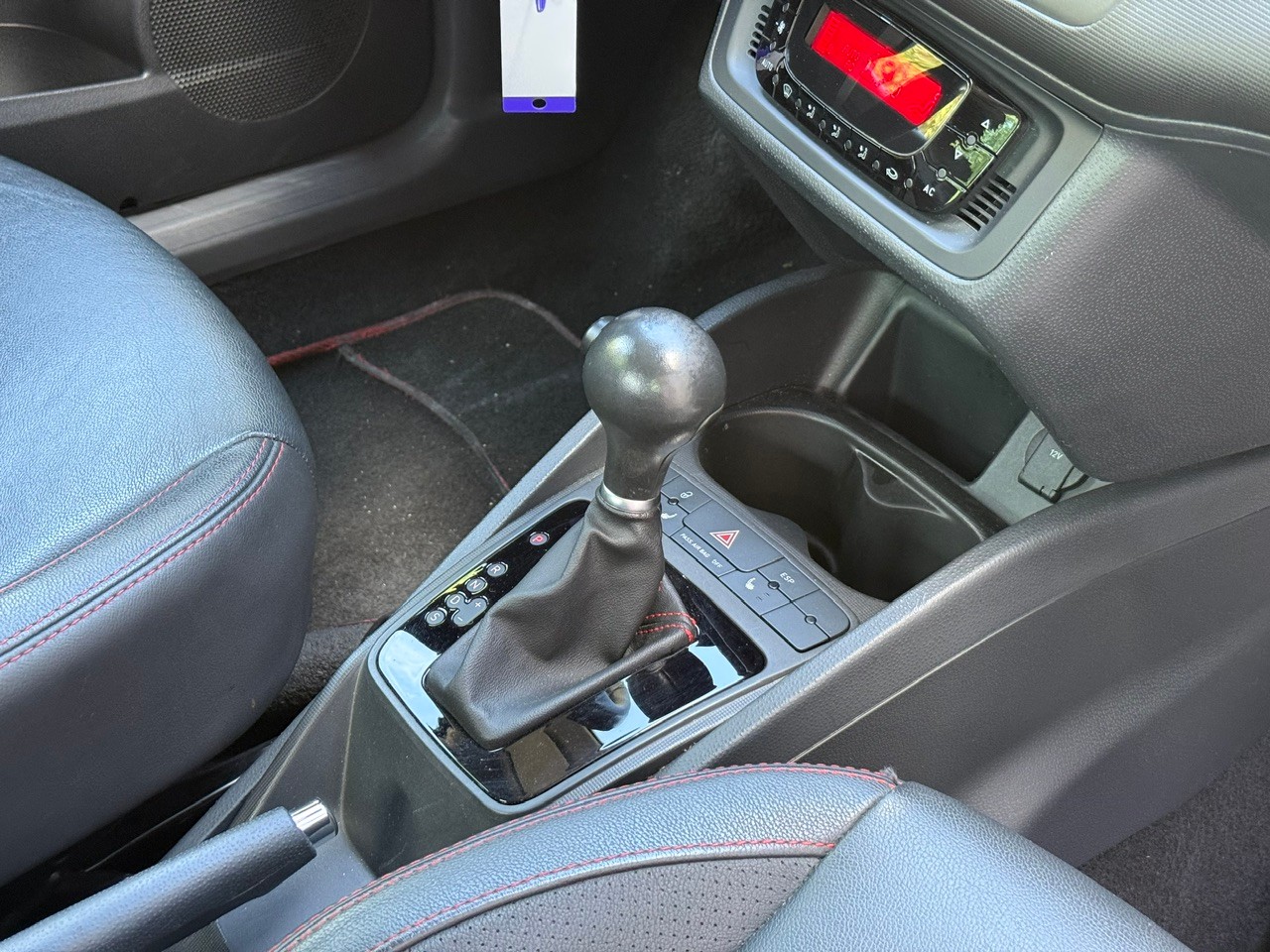 SEAT Ibiza 1.4 TSI FR-image-10
