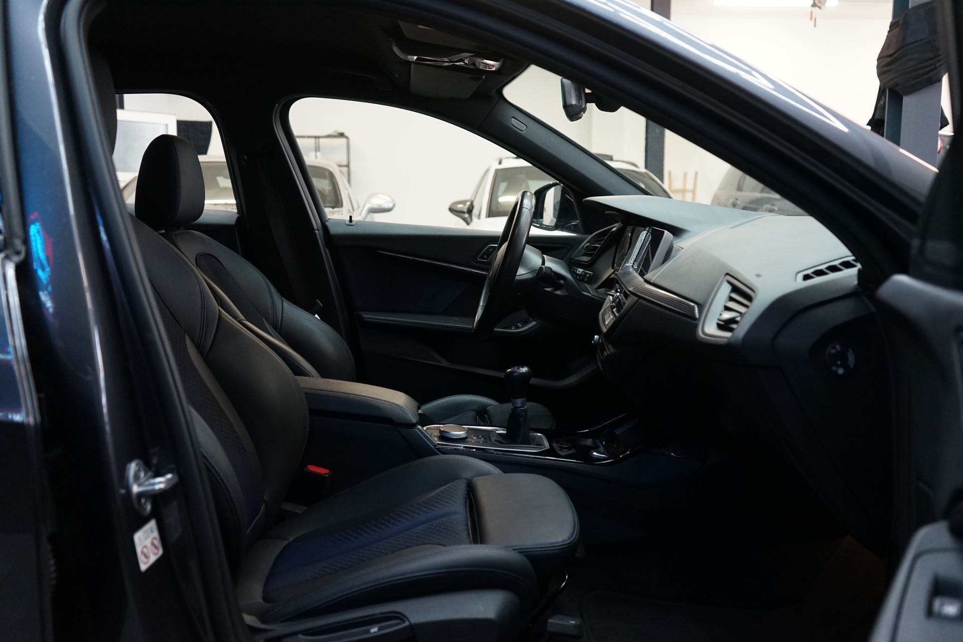 BMW 118i M Sport-image-4