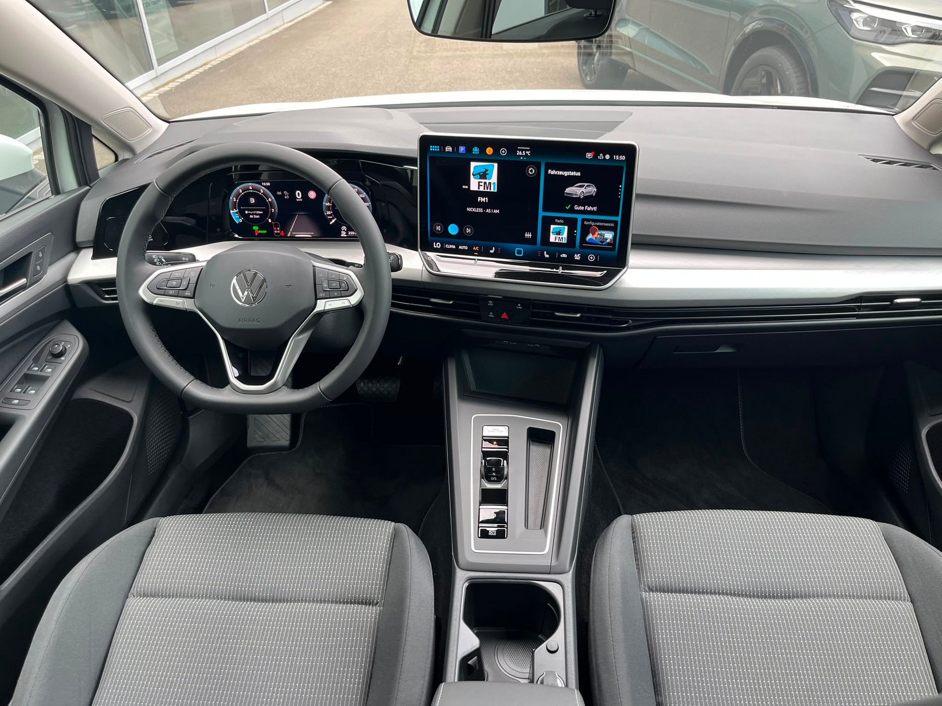VW Golf Variant 1.5 eTSI mHEV Basis DSG-image-5