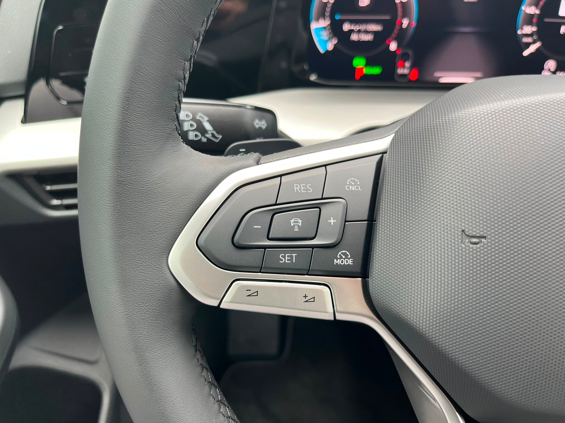 VW Golf Variant 1.5 eTSI mHEV Basis DSG-image-6