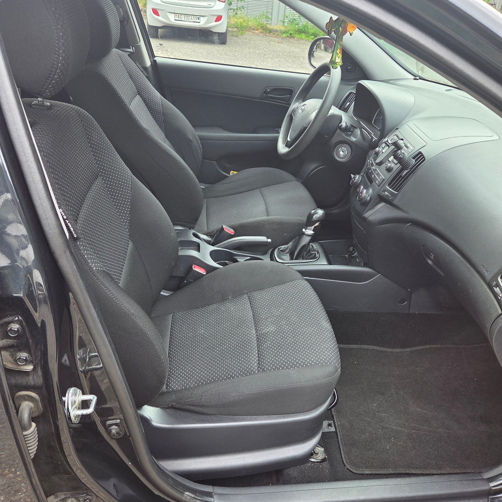 HYUNDAI i30 1.4 Comfort-image-10