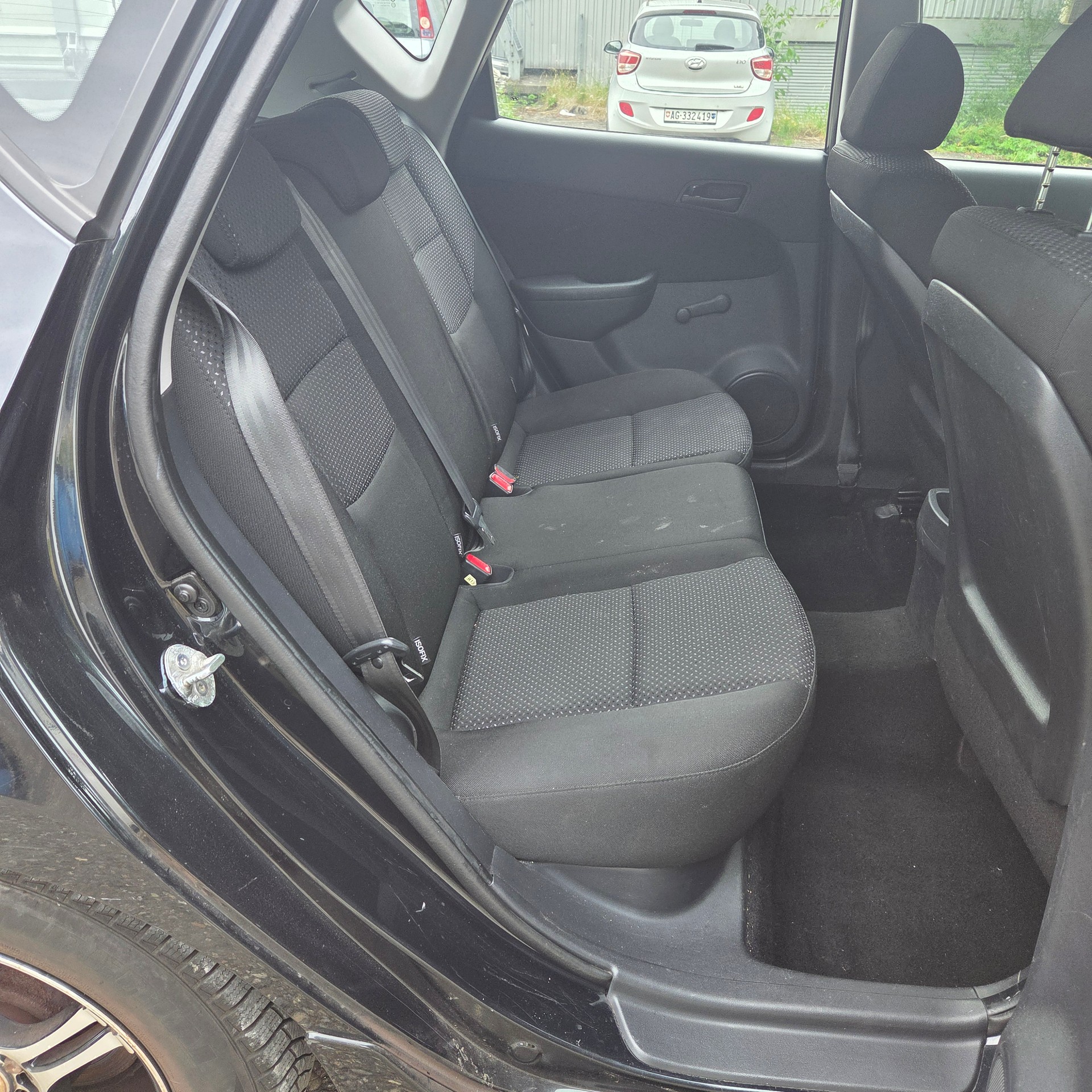 HYUNDAI i30 1.4 Comfort-image-8