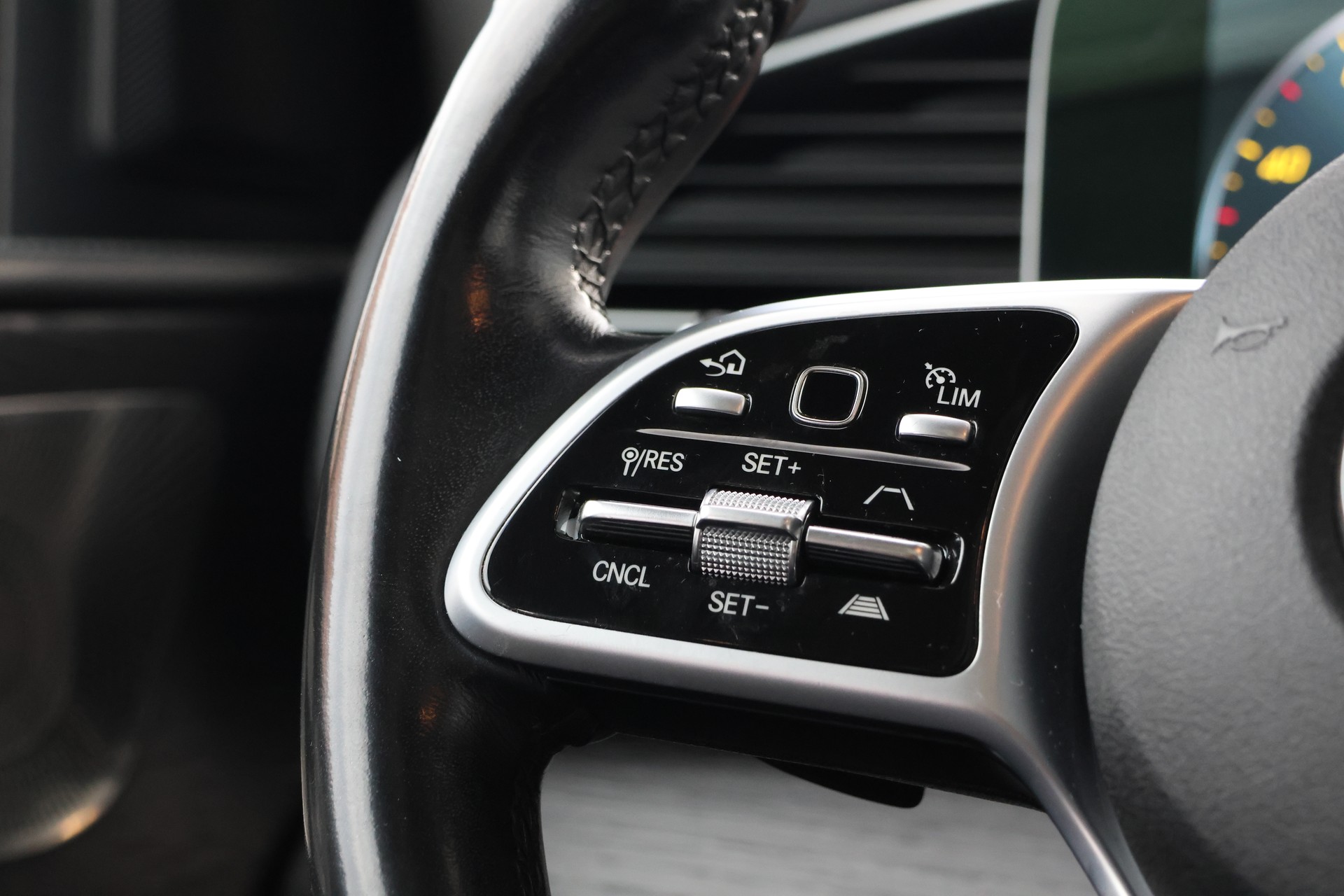 MERCEDES-BENZ GLE 450 4Matic AMG Line 9G-Tronic (CH)-image-18