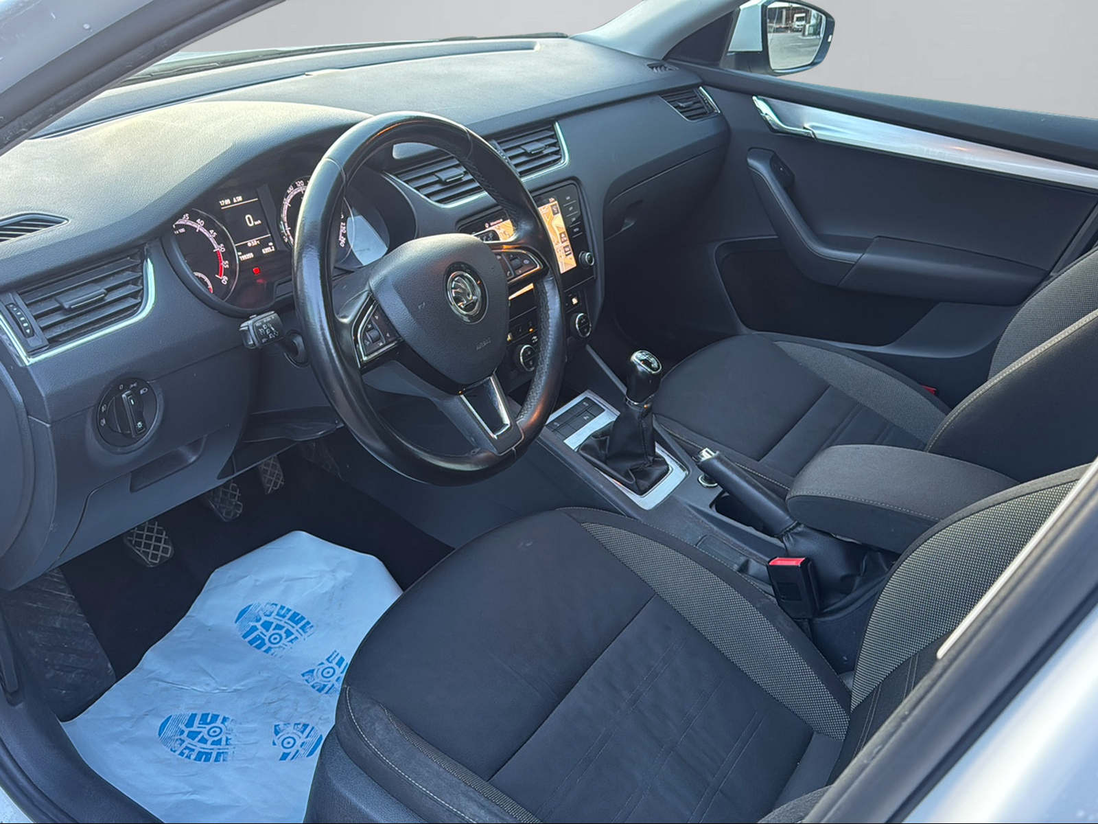 SKODA Octavia Combi 2.0 TDI Ambition 4x4-image-10
