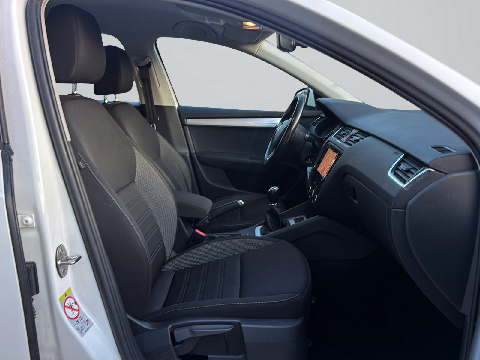 SKODA Octavia Combi 2.0 TDI Ambition 4x4-image-11