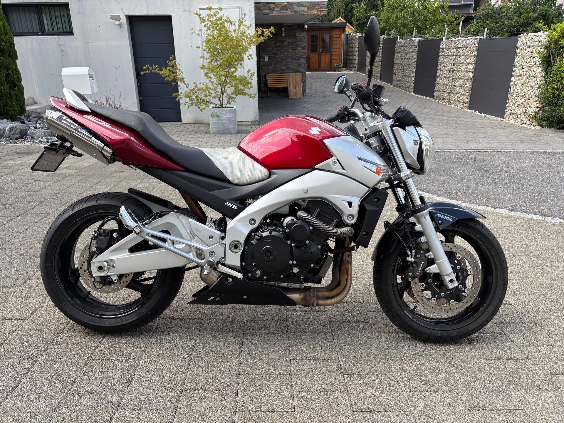 SUZUKI GSR 600 ABS K7-image-1