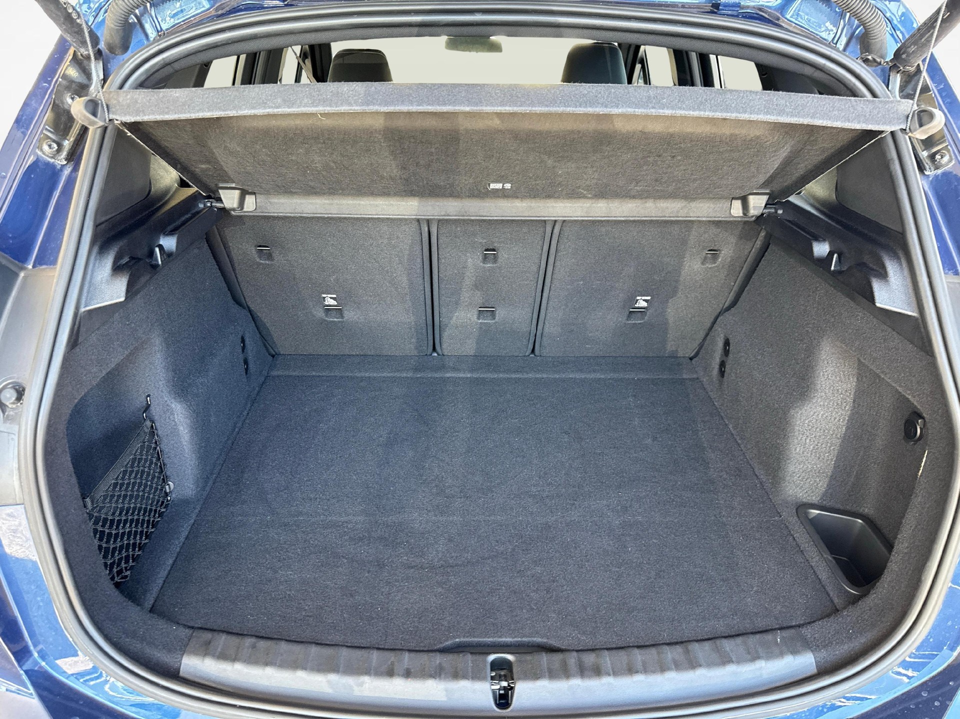 BMW 218i Active Tourer-image-11