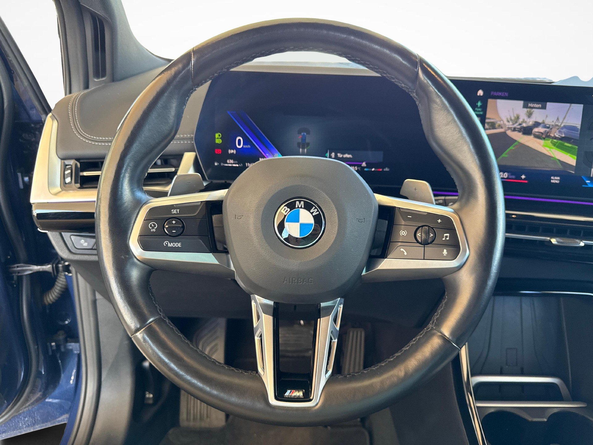 BMW 218i Active Tourer-image-13