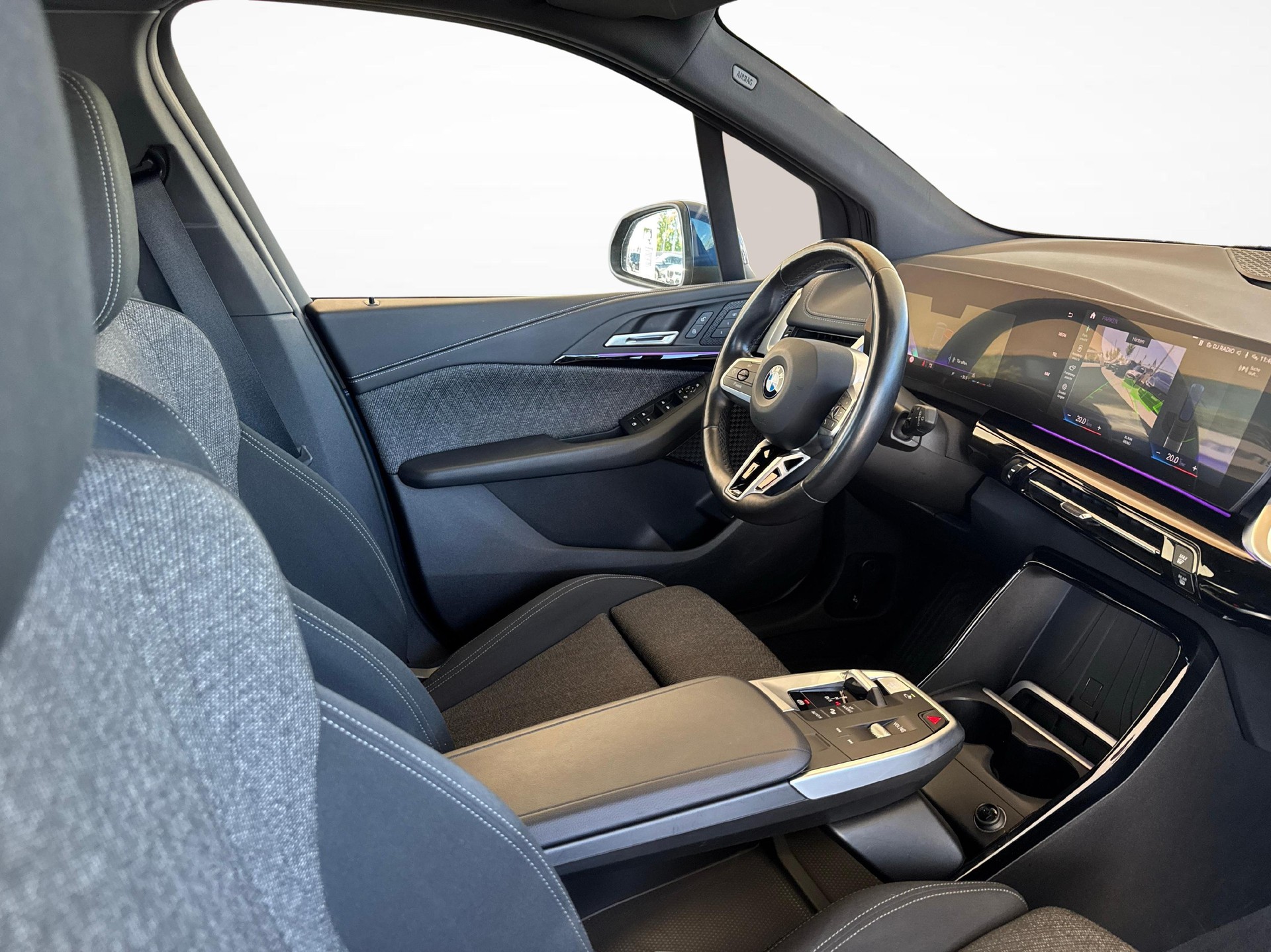 BMW 218i Active Tourer-image-9