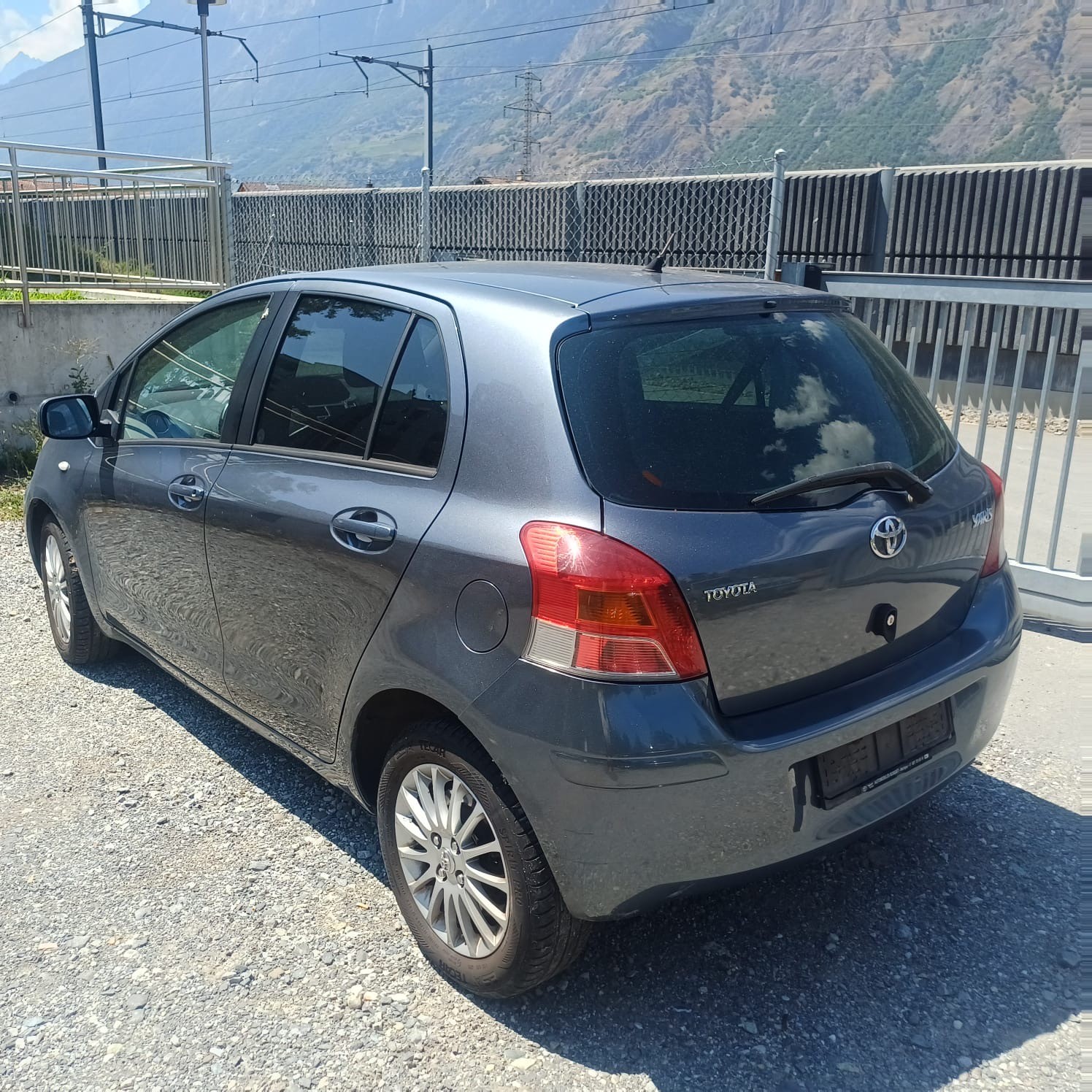 TOYOTA Yaris 1.33 Linea Sol-image-3