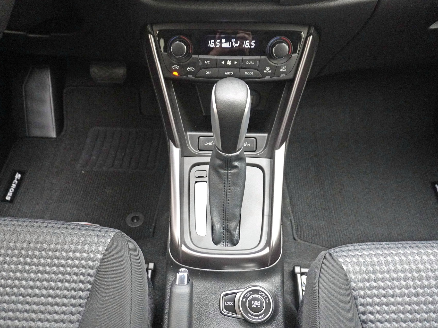 SUZUKI S-Cross 1.4 T Compact+ Hybrid 4x4-image-10