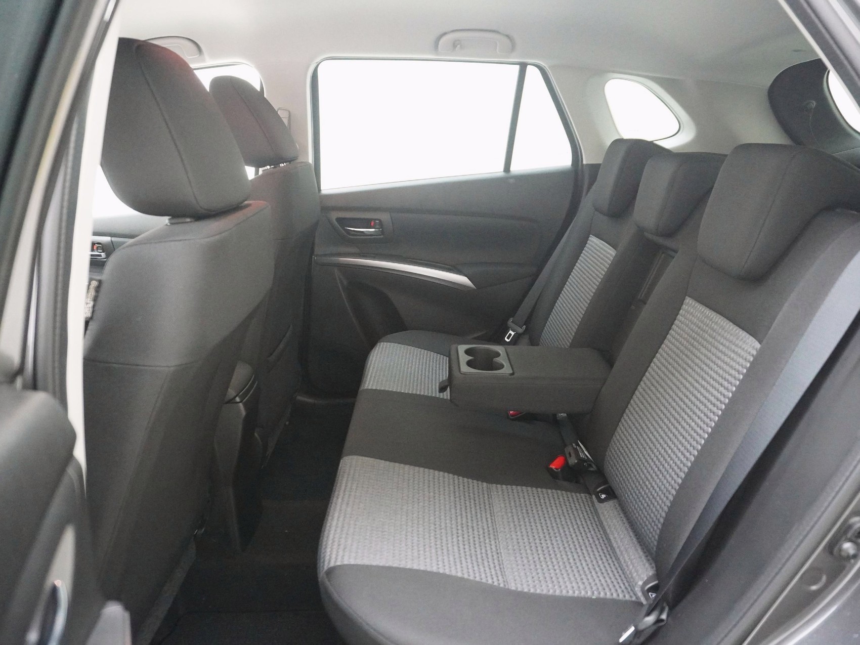 SUZUKI S-Cross 1.4 T Compact+ Hybrid 4x4-image-17