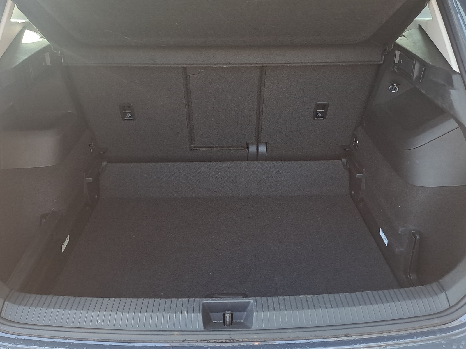 VW Tiguan 2.0 TSI DSG Life 4Motion-image-12