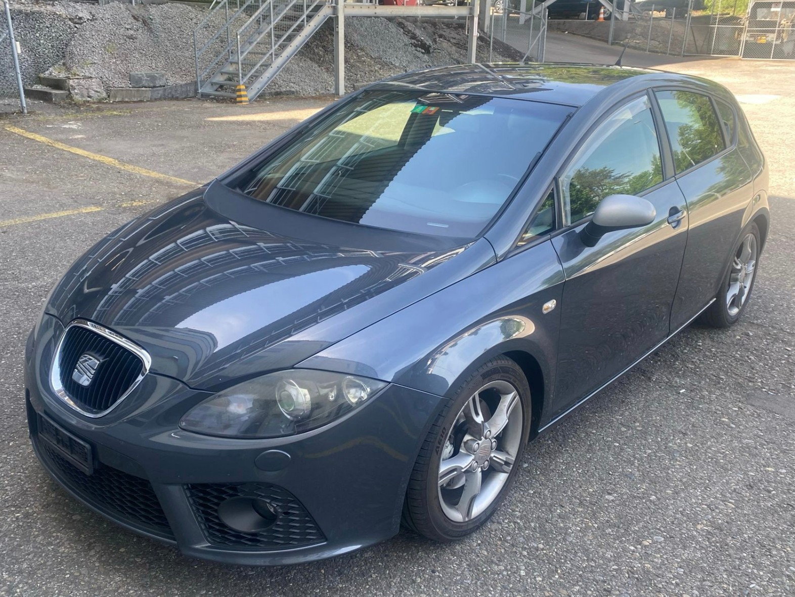 SEAT Leon 2.0 TSI FR-image-2