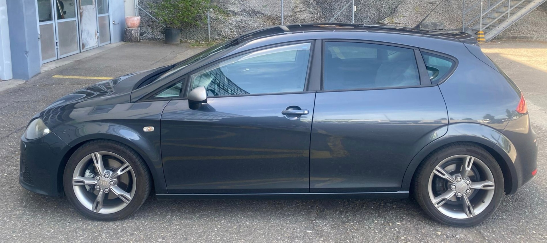 SEAT Leon 2.0 TSI FR-image-5