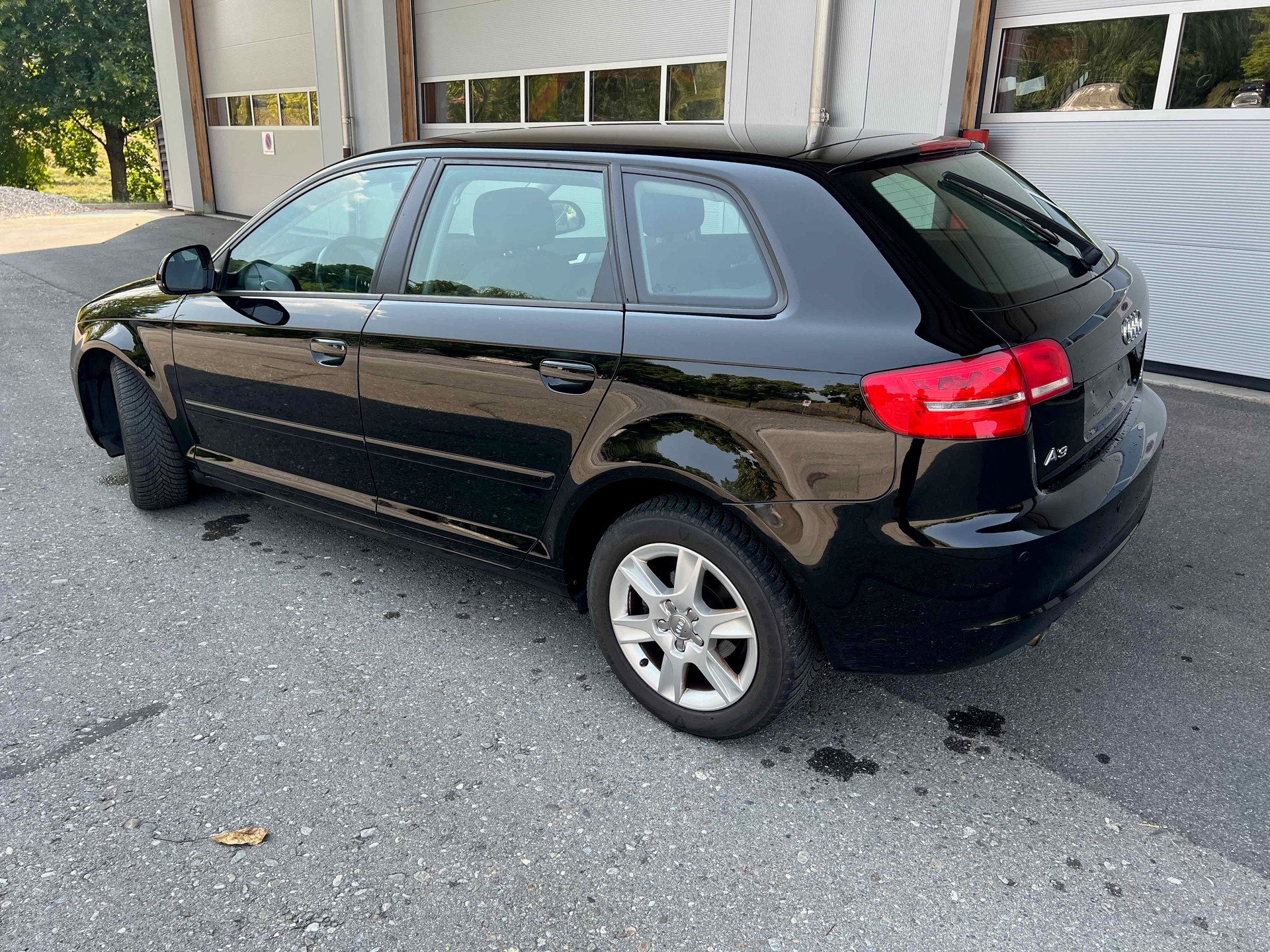 AUDI A3 Sportback 2.0 TDI Attraction-image-3