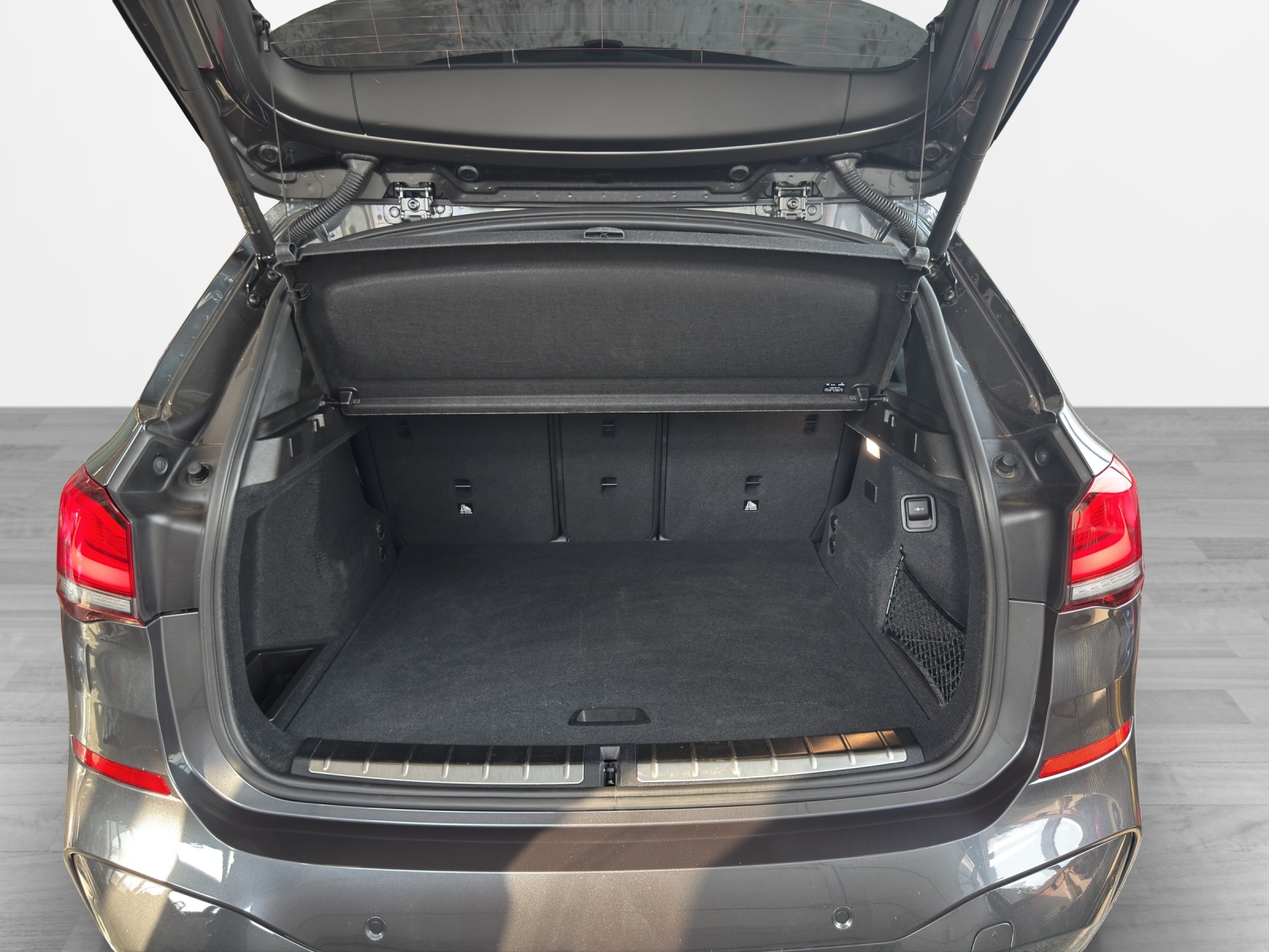 BMW X1 xDrive 25e M Sport Steptronic-image-14